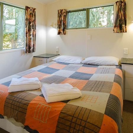 Grumpy's Kiwi Holiday Park Geraldine Bagian luar foto
